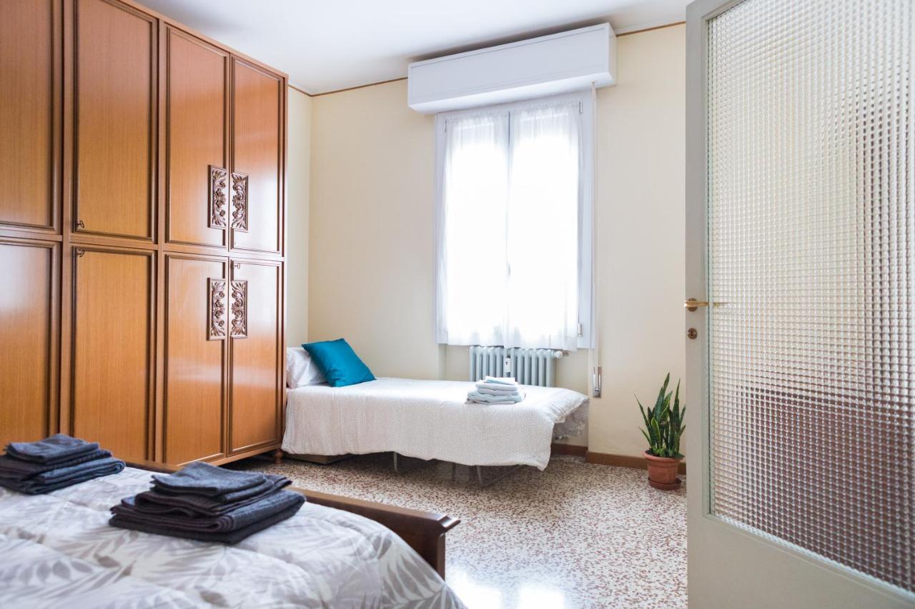 A Pochi Passi Dal Centro E Dall'Ospedale Di Parma Apartment Екстериор снимка